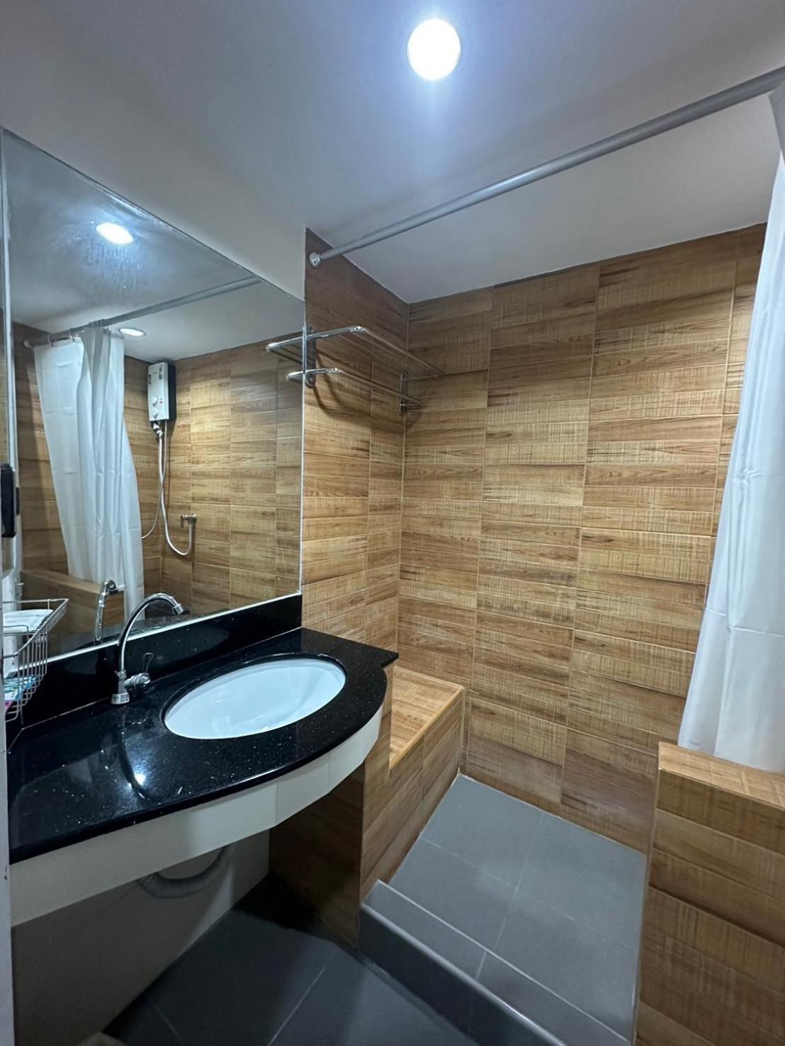 Royal Garden Home Hotel Bangkok Kültér fotó