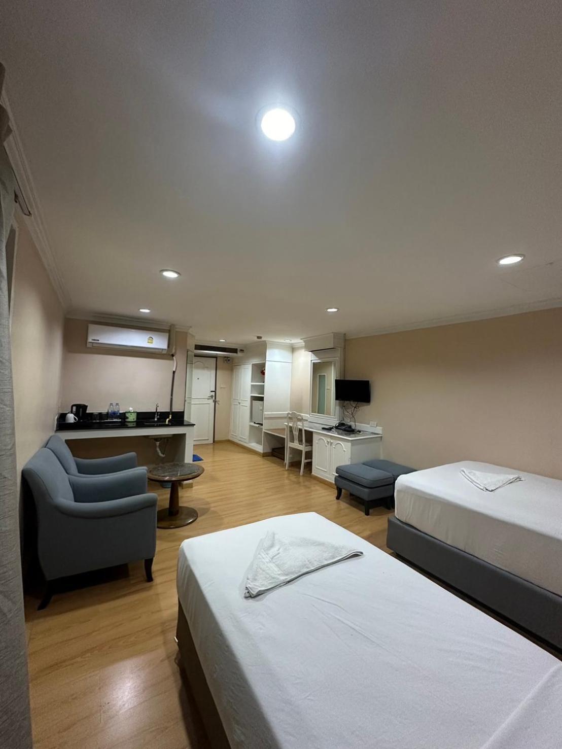 Royal Garden Home Hotel Bangkok Kültér fotó