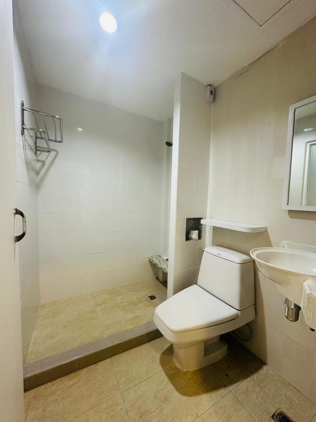 Royal Garden Home Hotel Bangkok Kültér fotó