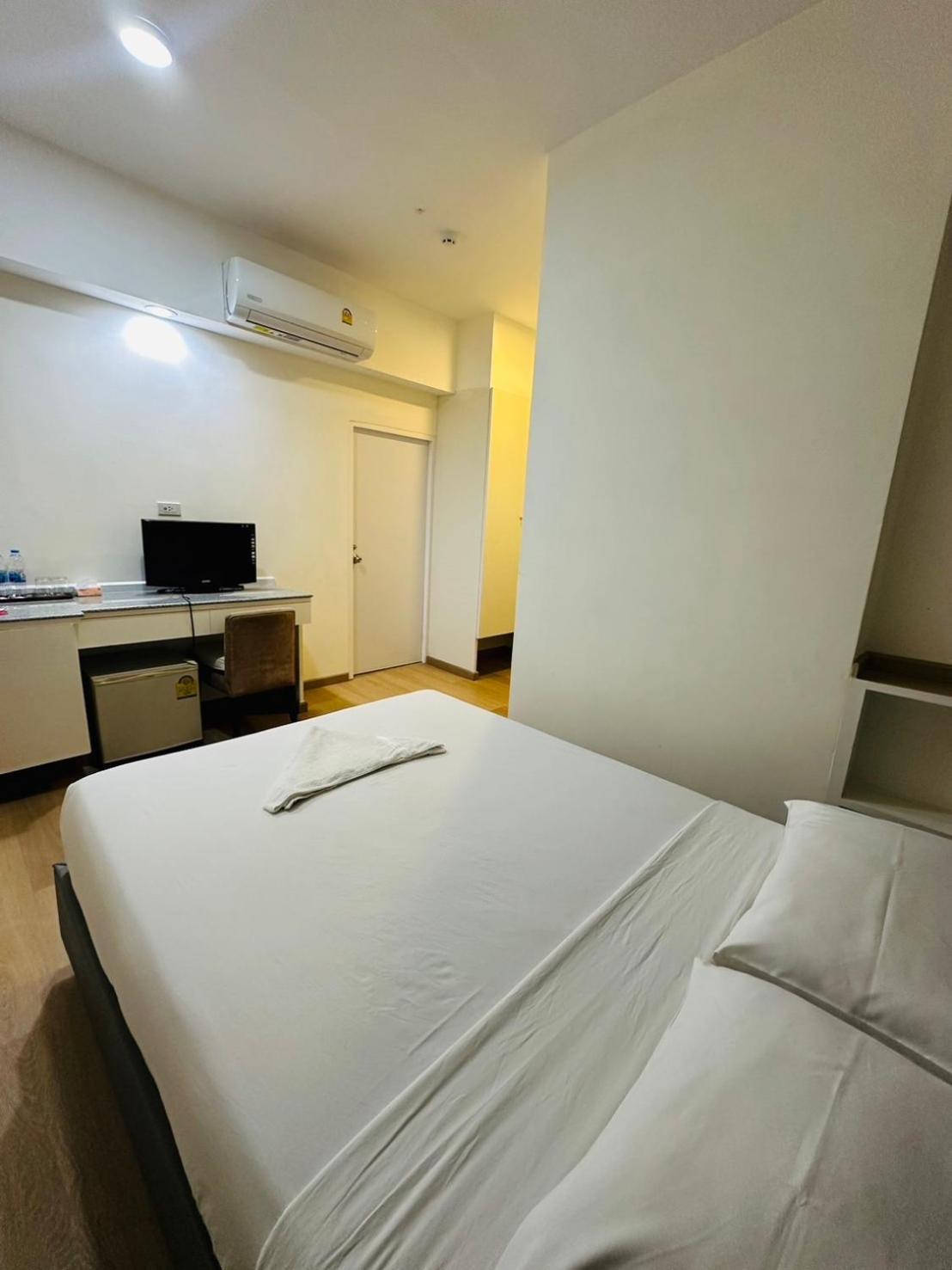 Royal Garden Home Hotel Bangkok Kültér fotó