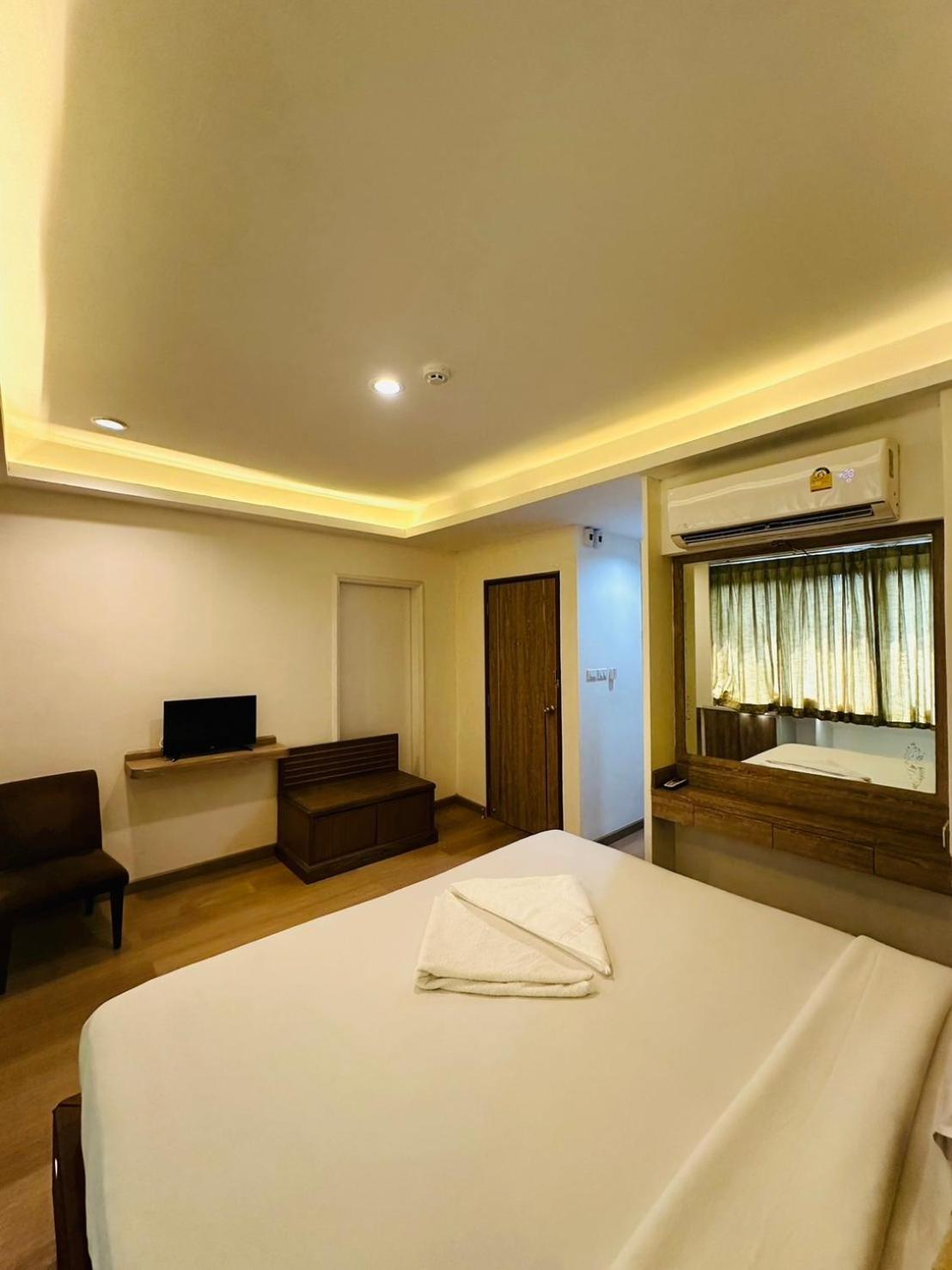 Royal Garden Home Hotel Bangkok Kültér fotó