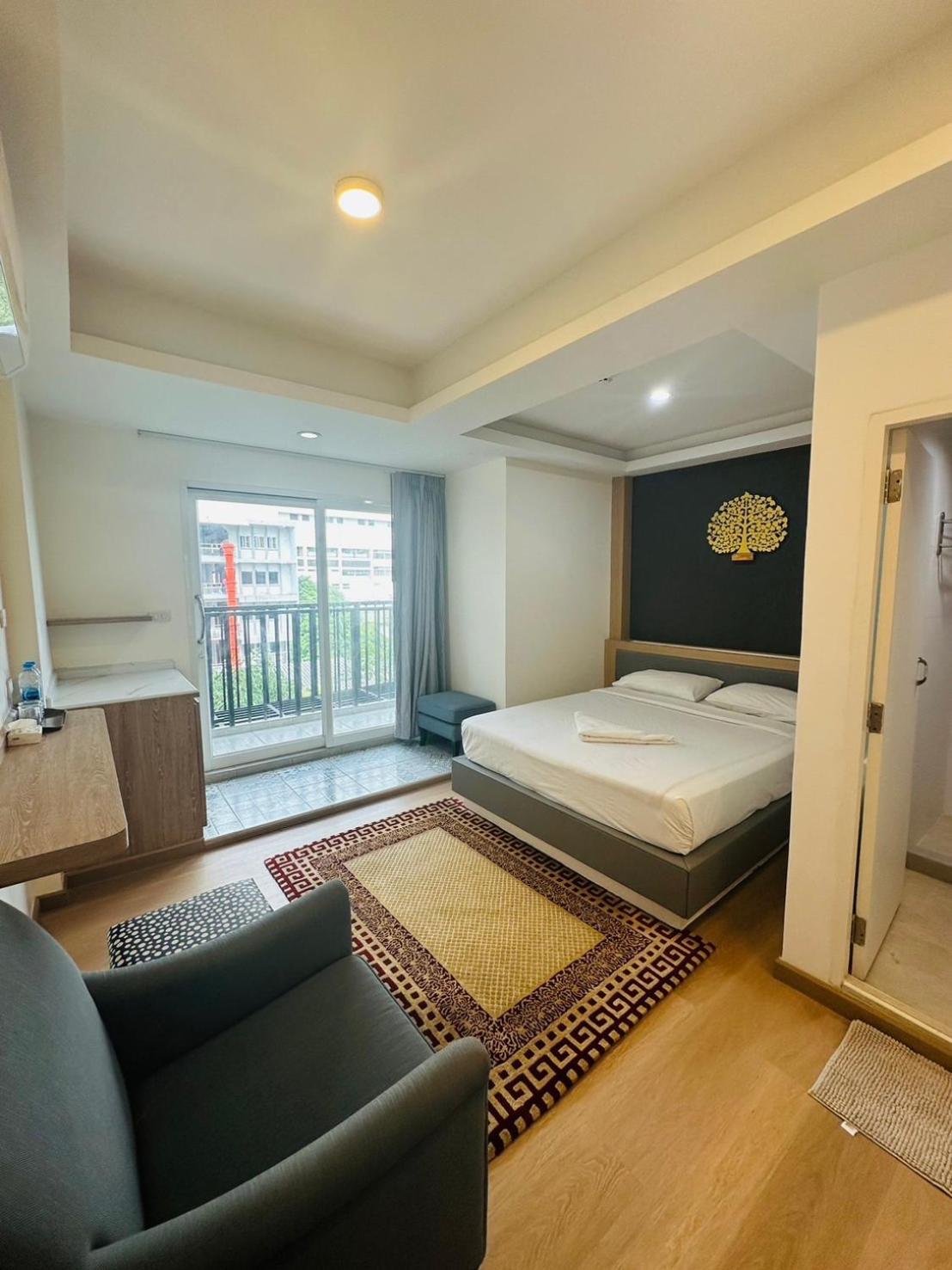 Royal Garden Home Hotel Bangkok Kültér fotó