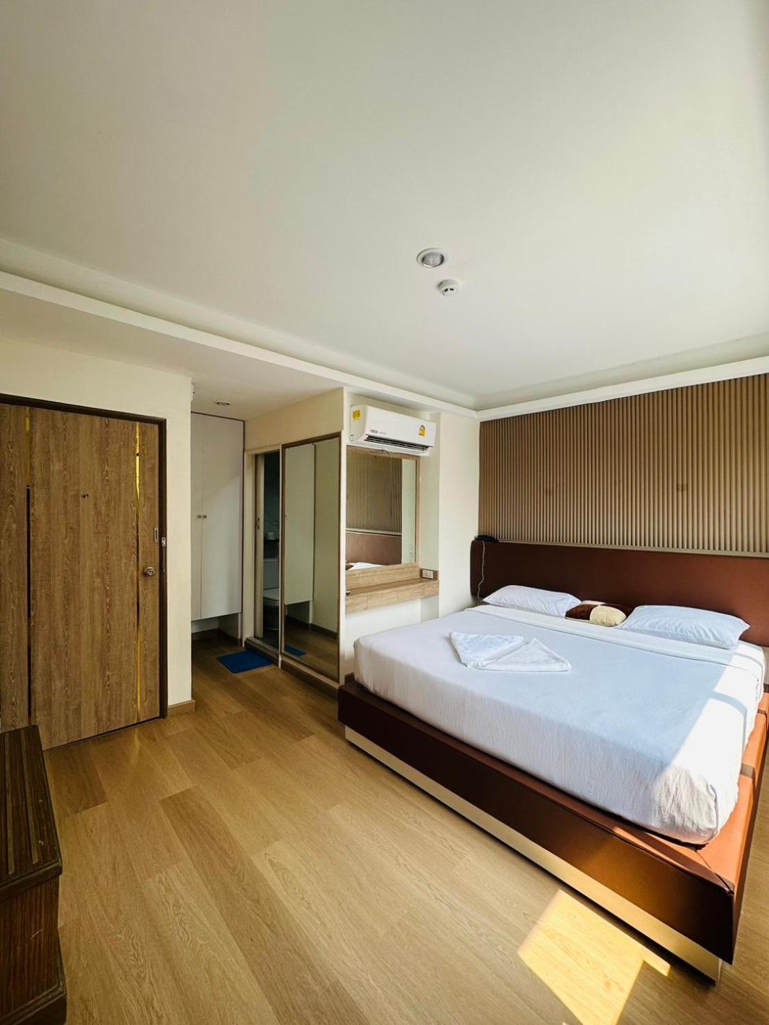 Royal Garden Home Hotel Bangkok Kültér fotó