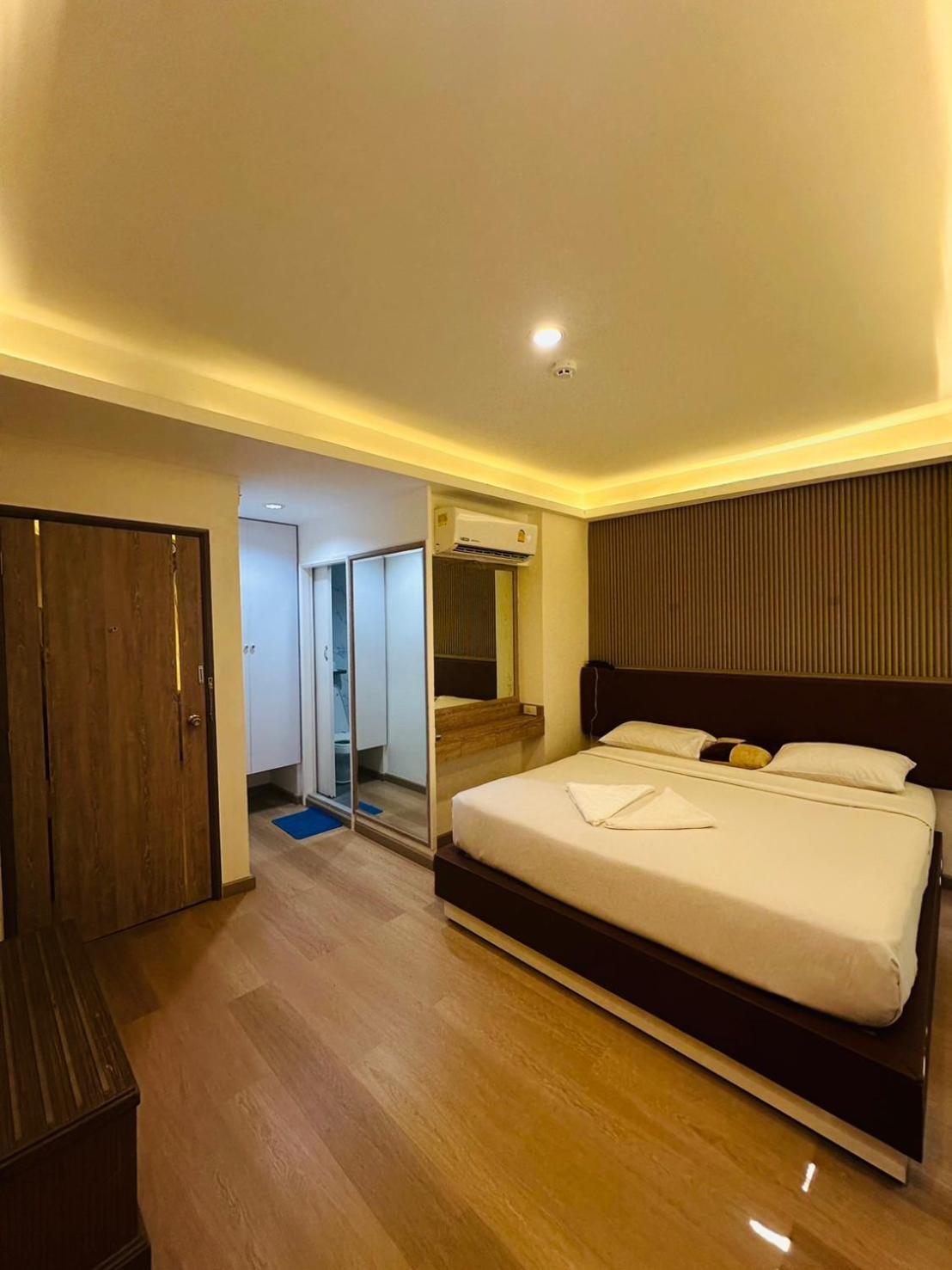 Royal Garden Home Hotel Bangkok Kültér fotó