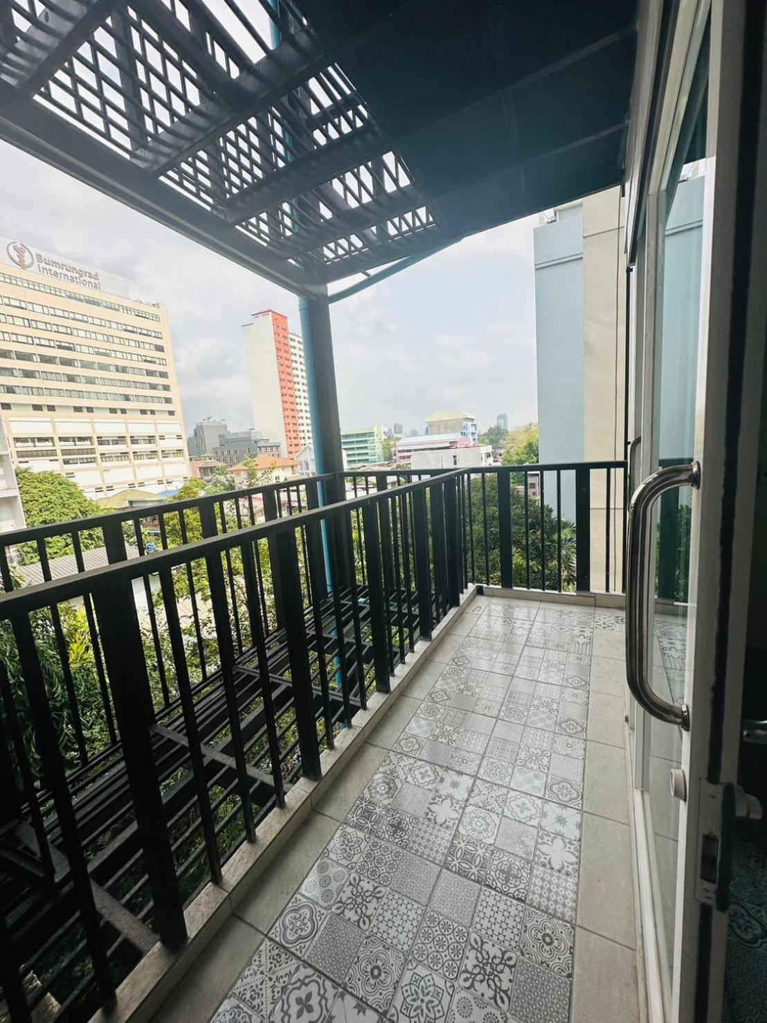 Royal Garden Home Hotel Bangkok Kültér fotó