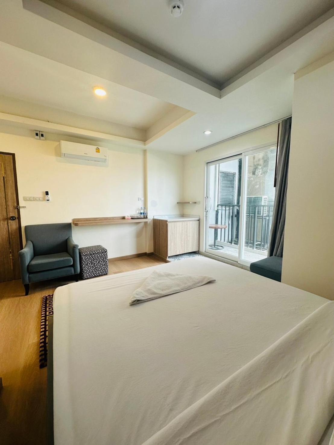 Royal Garden Home Hotel Bangkok Kültér fotó