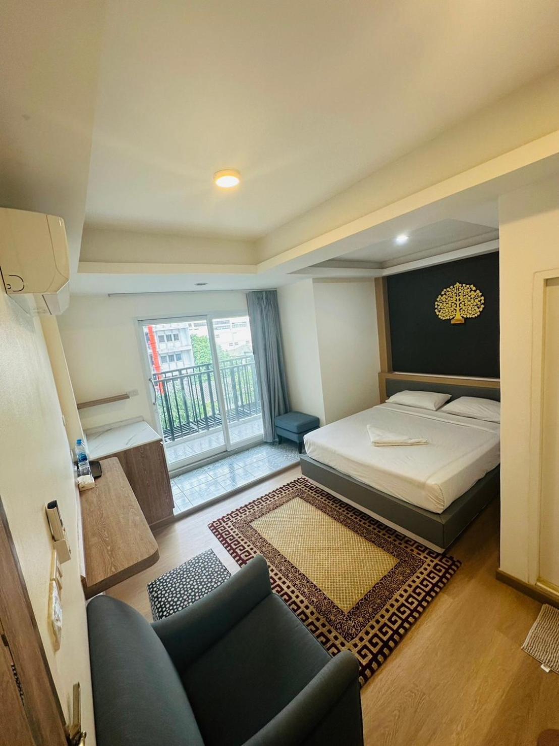 Royal Garden Home Hotel Bangkok Kültér fotó